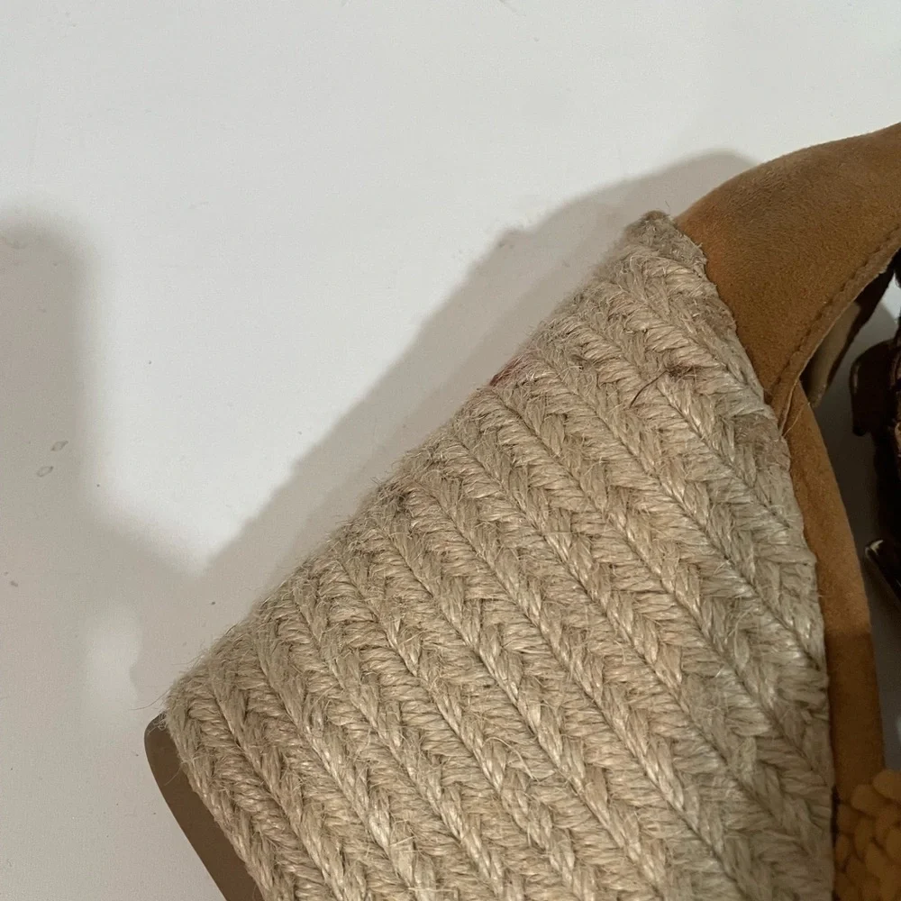 CHARLOTTE RUSSE tan braided open toe platform wedge size 8